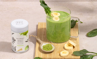 Matcha, banana and spinach detox smoothie